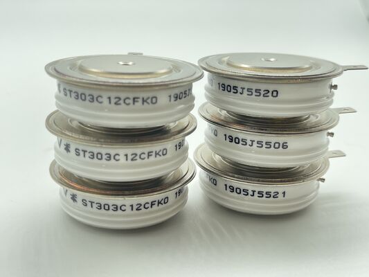 ST303C12CFK0 1200V 300A Modulo a mezzo ponte a bassa velocità (VCE)) a bassa perdita di cortocircuito robustezza NTC integrata per motori e inverter industriali