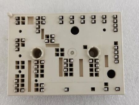 35ACC12F4V1 12V 3.5A Transistor PNP Automotive Bassa VCE(sat) 250mV Alto Guadagno di Corrente Package SOT-223 Qualificato AEC-Q101 Per Commutazione di Carico e Controllo Motore nei Veicoli