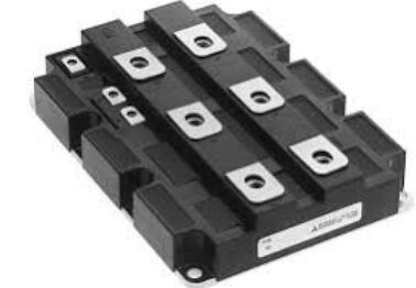 Modulo IGBT ad alta corrente CM900HC-90H 900V 900A Bassa VCE(sat) 2.7V Elevata robustezza ai cortocircuiti Basse perdite di commutazione Alto isolamento Per azionamenti industriali pesanti e Mega UPS