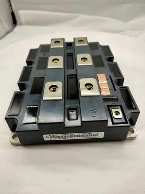 Modulo IGBT ad alta corrente CM900HC-90H 900V 900A Bassa VCE(sat) 2.7V Elevata robustezza ai cortocircuiti Basse perdite di commutazione Alto isolamento Per azionamenti industriali pesanti e Mega UPS