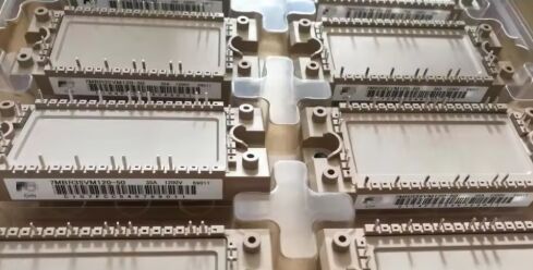 FP25R12KT4 B11 1200V 25A PIM Modulo IGBT a bassa perdita di commutazione TrenchStop IGBT4 integrato NTC Piastra base di rame isolato 150°C Operazione PressFIT Tecnologia per motori