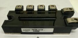 PM75RL1A120 1200V 75A IPM 7-Pack IGBT Bassa VCE(sat) 1.65V Drive e Protezione Integrati Sensore NTC Montaggio a Vite ad Alta Affidabilità Ideale per Drive e HVAC
