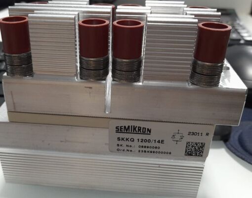 SKKQ800/14E 1400V 800A Modulo Tiristore Singolo Commutazione Rapida Bassa VF 1.37V 12kA Sovratensione Base Ceramica AlN Contatti a Pressione Gate Amplificato Certificato UL per Soft Starter e Inverter
