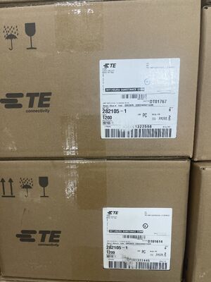 282105-1 3 Posizione 5,0 mm Pitch Wire-to-Board Header Verticale Through Hole Avvolto a chiusura di attrito Polarizato 9A Per alimentatori e comandi industriali
