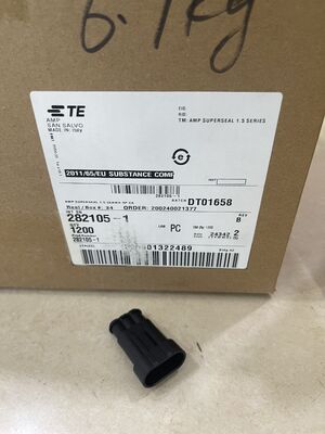 282105-1 3 Posizione 5,0 mm Pitch Wire-to-Board Header Verticale Through Hole Avvolto a chiusura di attrito Polarizato 9A Per alimentatori e comandi industriali
