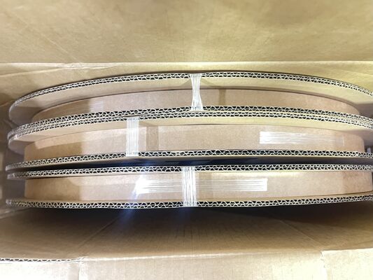 282403-1 Alloggiamento crimpatura connettore femmina per scheda a filo con passo da 2,5 mm, blocco a frizione, polarizzato, certificato UL 94V-0, corrente nominale 4,5 A, montaggio a pannello per applicazioni industriali e automobilistiche