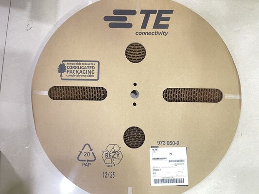 282403-1 Alloggiamento crimpatura connettore femmina per scheda a filo con passo da 2,5 mm, blocco a frizione, polarizzato, certificato UL 94V-0, corrente nominale 4,5 A, montaggio a pannello per applicazioni industriali e automobilistiche
