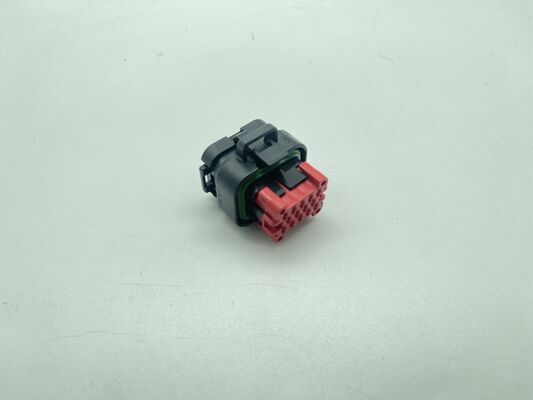 776273-1 3 Posizione 1,5 mm Pitch Wire-to-Board Header Verticale attraverso foro Rampa di blocco avvolto Polarizato 2A Per sensori automobilistici e industriali