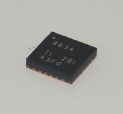 ADS8634SRGER ADC a 12 bit 4 canali 1MSPS Ingresso programma SPI (±12 V/0-10 V) rif interno 2,5 V-5 V VQFN-24 per uso industriale